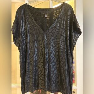 White House Black Market Shimmer Black V-Neck Power T size Large. NWOT